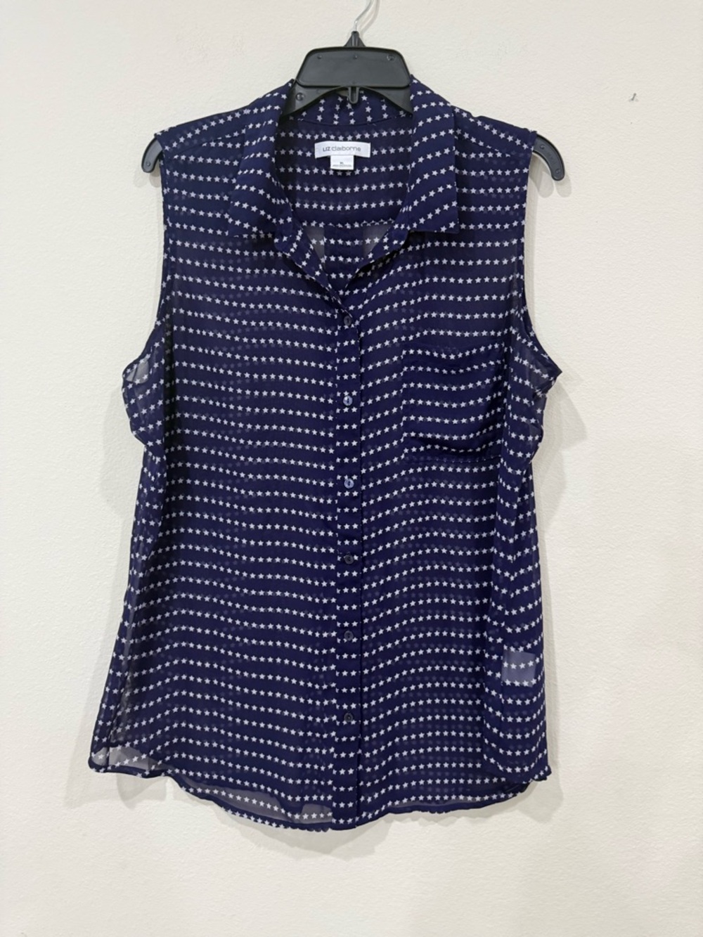 Liz Claiborne Navy and White Sleeveless Star-Pattern Button Down Top